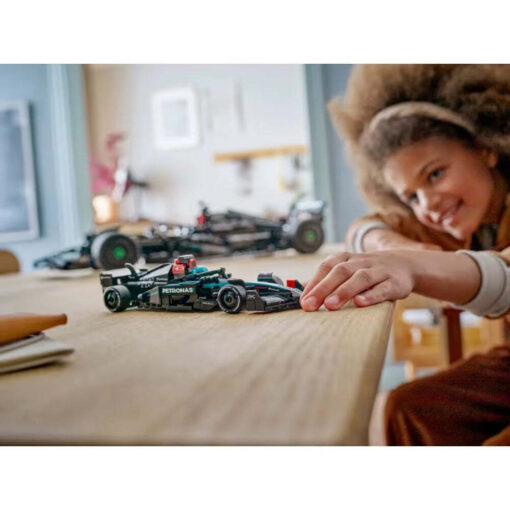 Lego Speed Champions Mercedes-amg F1® W15 Race Car για 10+ Ετών 267τμχ - Image 4