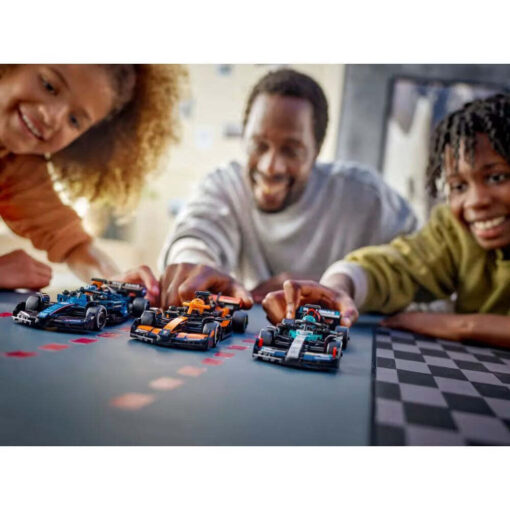 Lego Speed Champions Mclaren F1 Team MCL38 Race Car για 10+ Ετών 269τμχ - Image 4