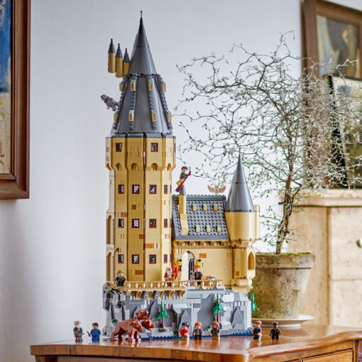 Lego Harry Potter Hogwarts Castle: The Main Tower για 10+ Ετών 2.135τμχ - Image 3
