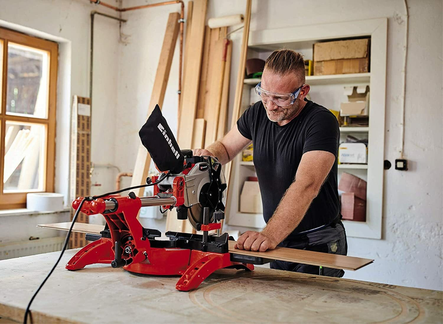 Einhell TC-SM 2534/1 Dual Φαλτσοπρίονο Ρεύματος Συρόμενο με Ισχύ 2350W, Οδηγό Laser, Δίσκο Κοπής Διαμέτρου 250mm & Ταχύτητα Κοπής 4000rpm - Image 2