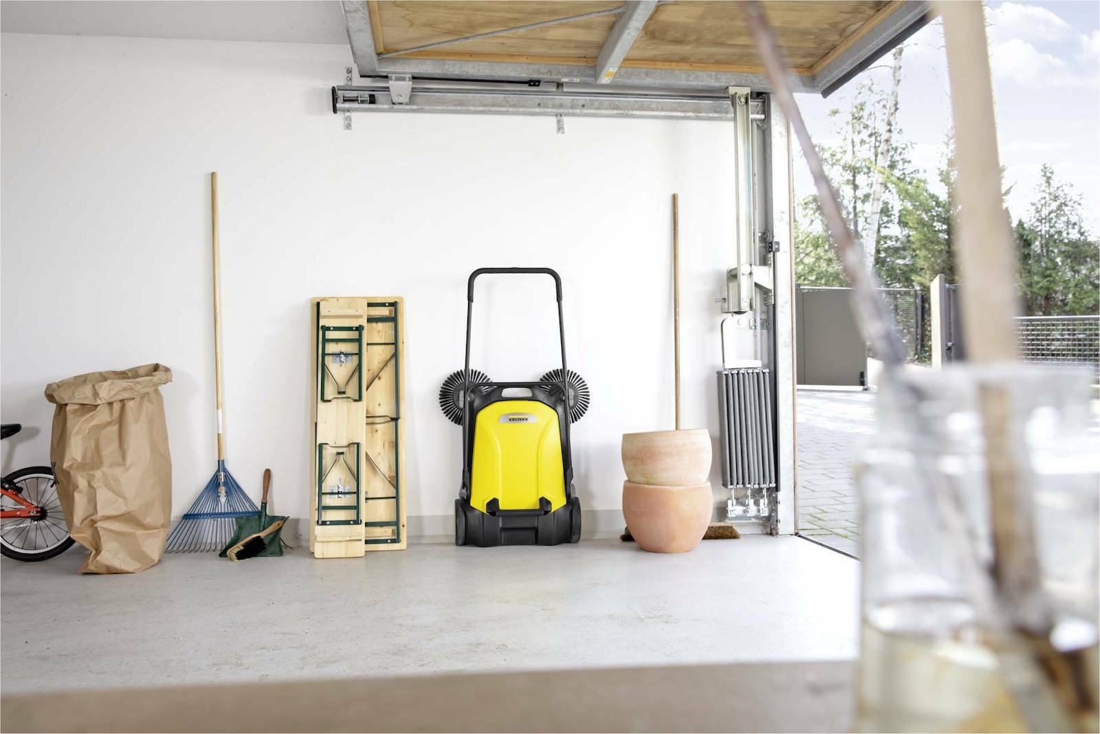 Karcher S 4 Twin Χειροκίνητο Σάρωθρο με Κάδο 20Lt - Image 11