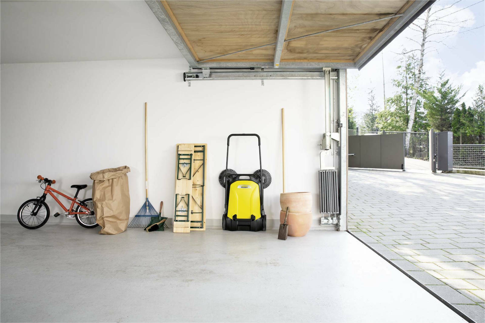 Karcher S 4 Twin Χειροκίνητο Σάρωθρο με Κάδο 20Lt - Image 12