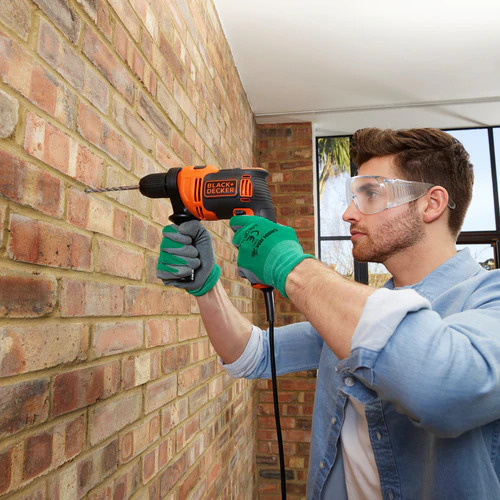 Black & Decker Κρουστικό Δράπανο 710W με 2x Τρυπάνια 6mm & 2x Τρυπάνια 8mm - Image 6