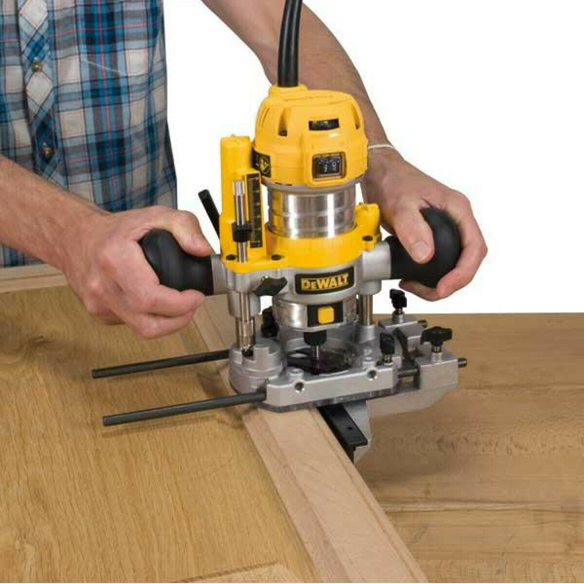 Dewalt Κάθετη Φρέζα 900W με Ρύθμιση Ταχύτητας και με Σύστημα Αναρρόφησης - Image 12