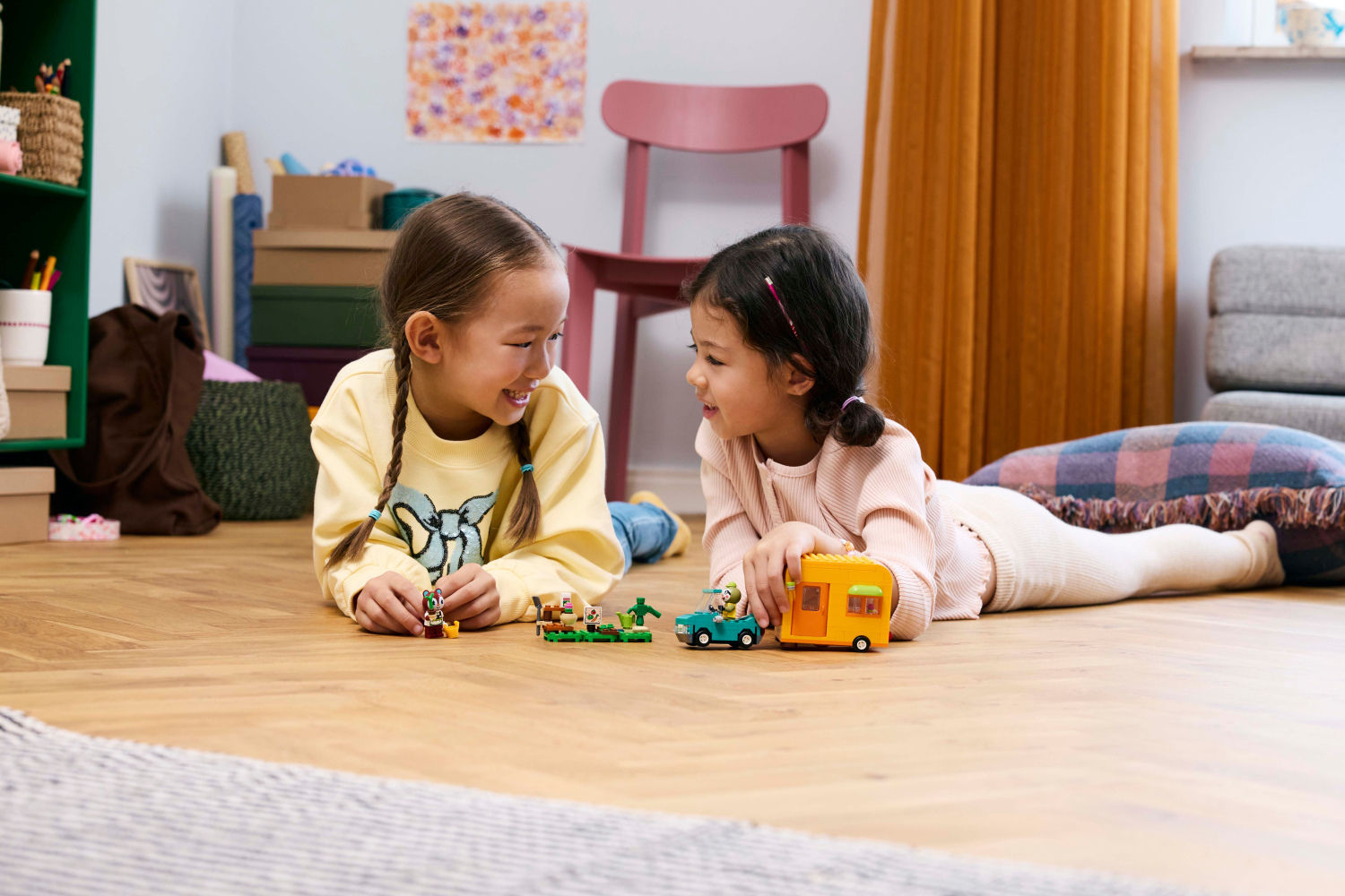 Lego Animal Crossing Animal Crossing Leif's Caravan & Garden Shop για 7+ Ετών 263τμχ - Image 2