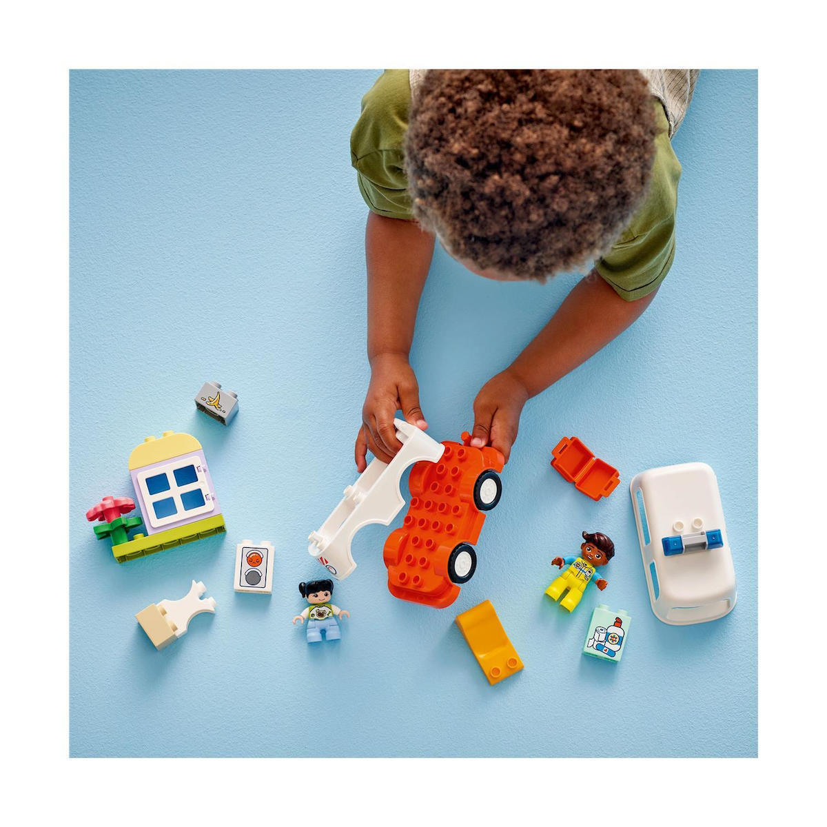 Lego Duplo Ambulance & Driver για 2+ Ετών 19τμχ - Image 10