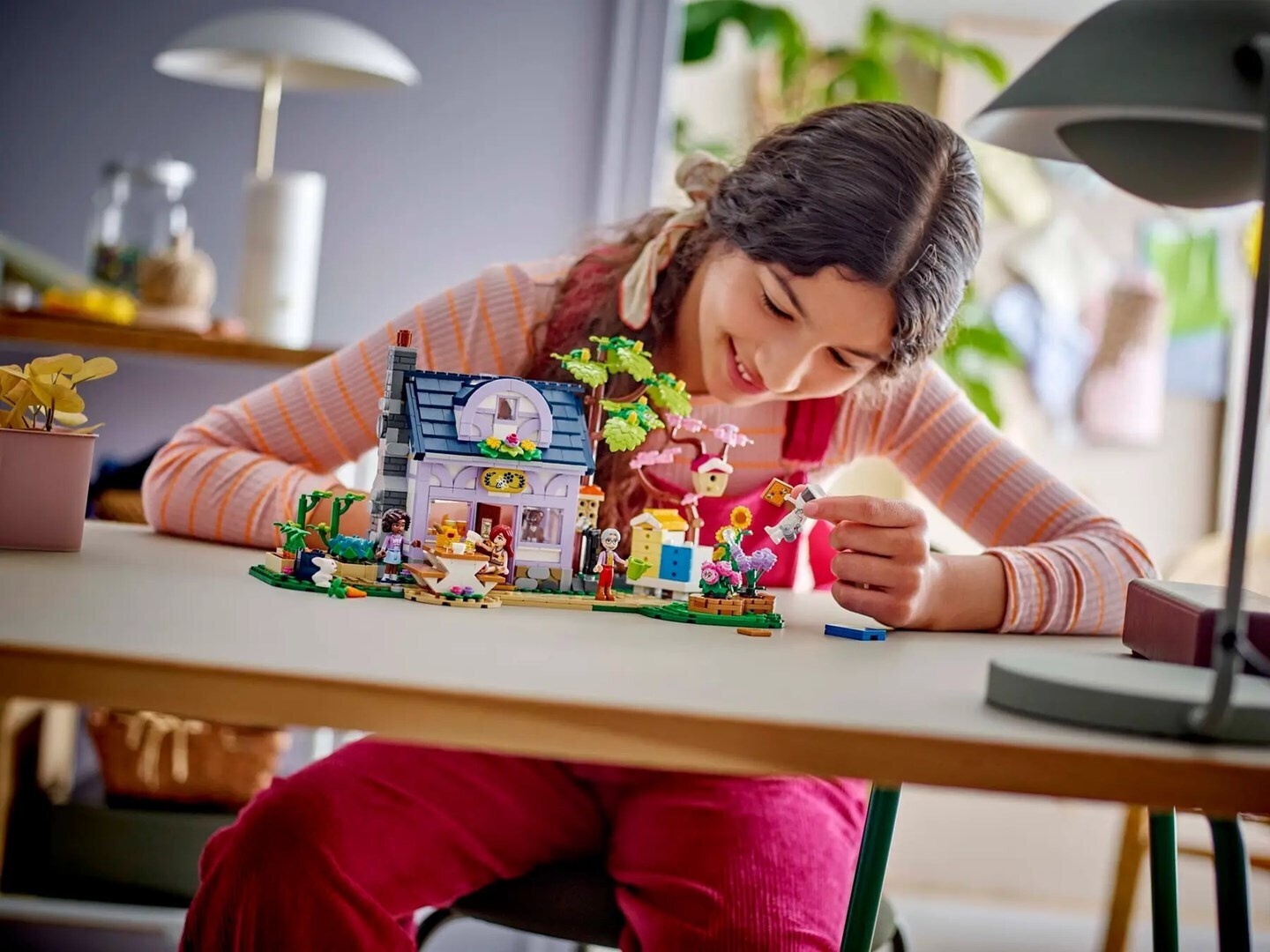 Lego Friends Beekeepers' House and Flower Garden για 12+ Ετών 1161τμχ - Image 8
