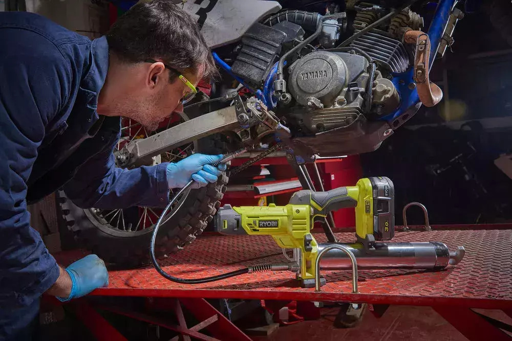 Ryobi R18GG-0 Ηλεκτρικό Πιστόλι Γράσου Μπαταρίας 18V - Image 7