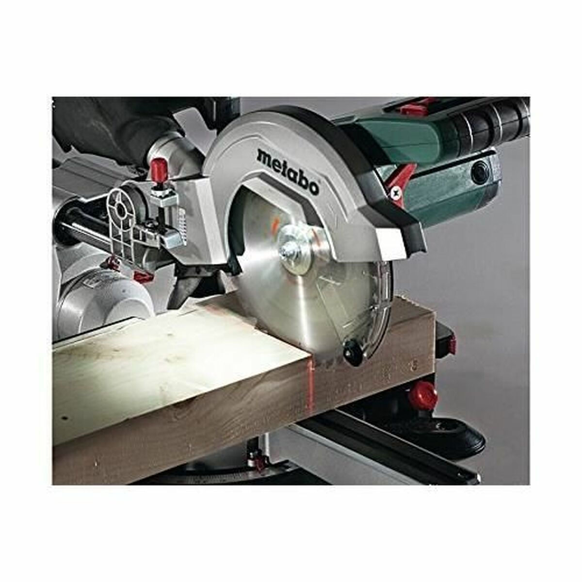 Metabo KGSV 216M Φαλτσοπρίονο Ρεύματος Συρόμενο με Ισχύ 1350W, Οδηγό Laser, Δίσκο Κοπής Διαμέτρου 216mm & Ταχύτητα Κοπής 5500rpm - Image 10