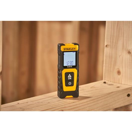 Stanley Μέτρο Laser STHT77100-0 με Δυνατότητα Μέτρησης έως 30m - Image 6