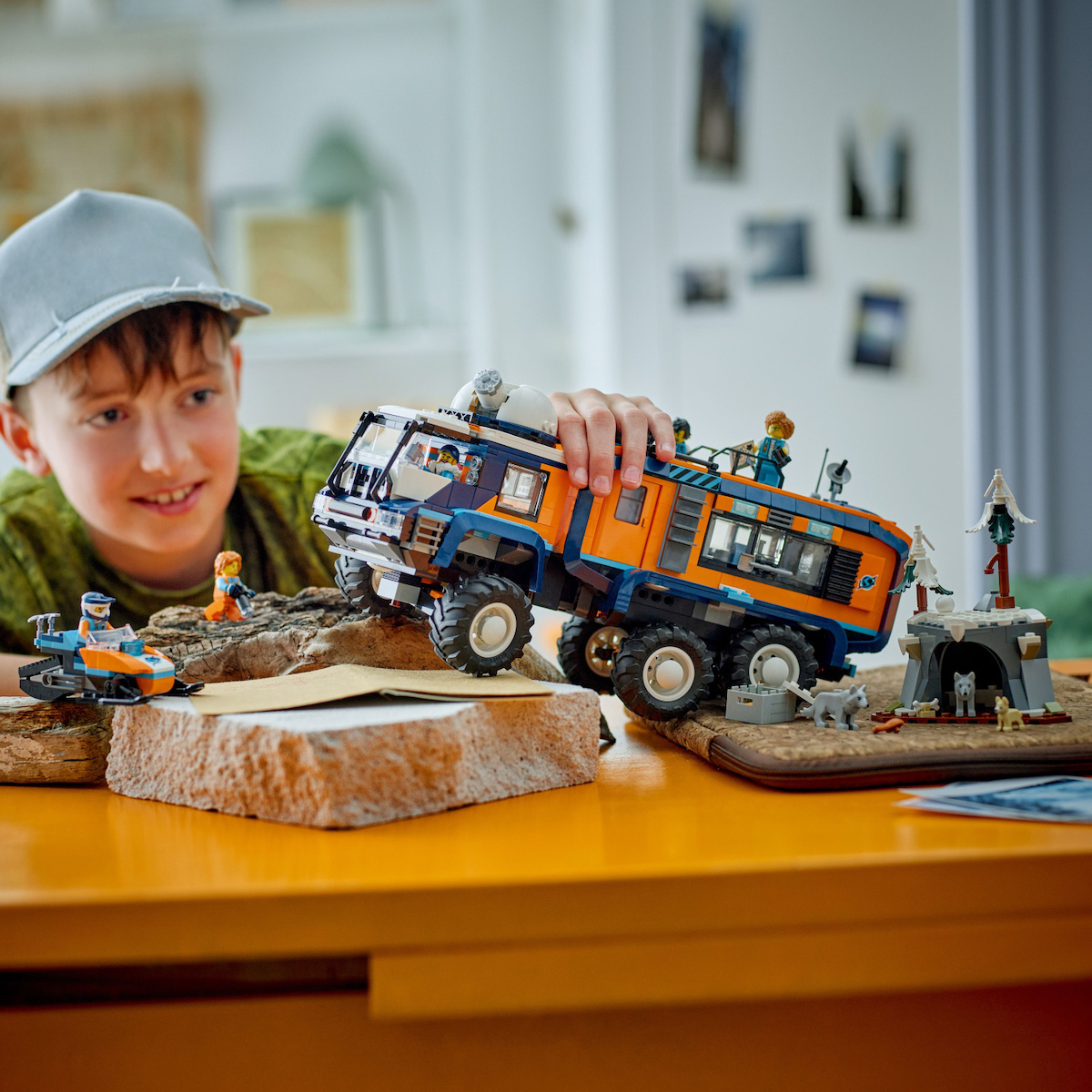 Lego City Arctic Explorer Science Lab Truck για 8+ Ετών 1.064τμχ - Image 6