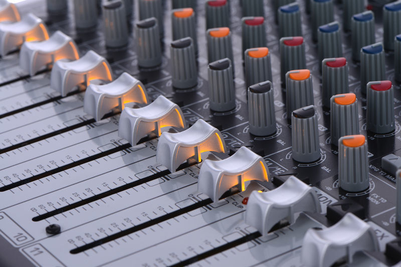 Behringer Xenyx Αναλογική Κονσόλα 12 Καναλιών με Phantom Power & 6 Εισόδους XLR - Image 6
