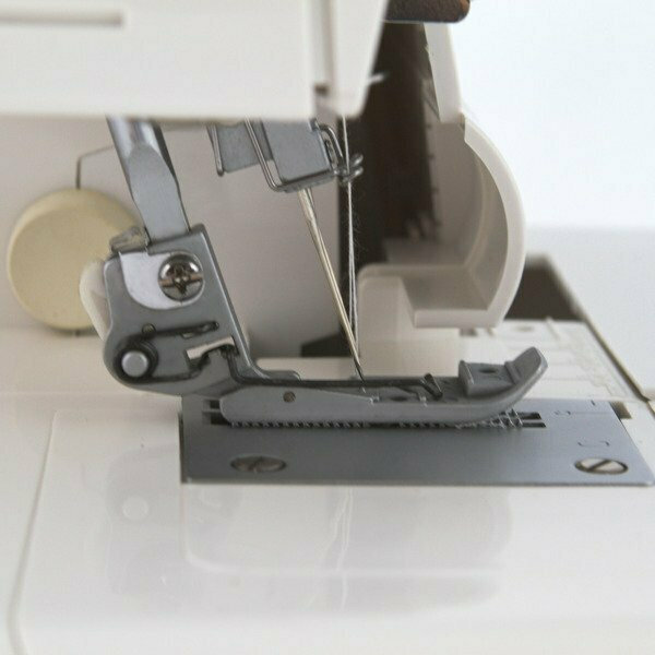 Lucznik Ραπτομηχανή Κοπτοράπτης Overlock - Image 3