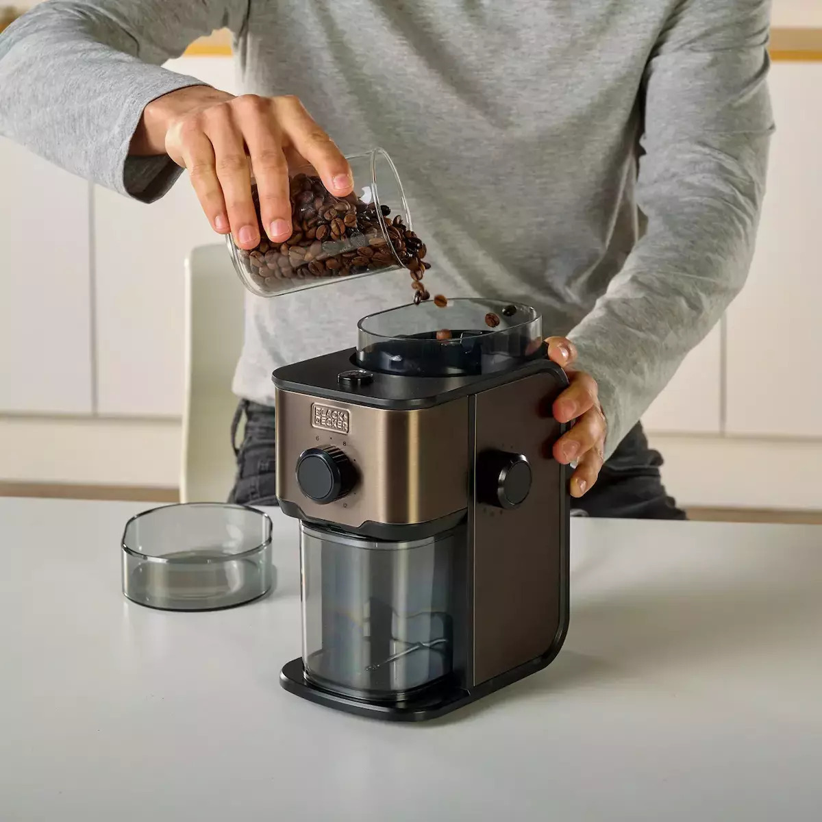 Black & Decker Ηλεκτρικός Μύλος Καφέ 150W με Χωρητικότητα 200gr Ασημί - Image 8