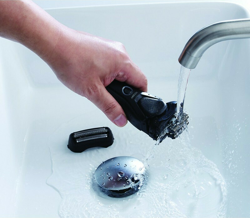Panasonic Men's 3-Blade Wet & Dry Electric Shaver ES-RT37 Περιστρεφόμενη Ξυριστική Μηχανή Προσώπου Επαναφορτιζόμενη - Image 2