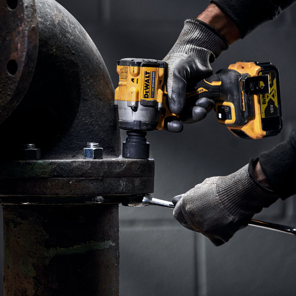 Dewalt DCF922P2T Brushless Μπουλονόκλειδο Μπαταρίας 18V 2x5Ah με Υποδοχή 1/2" - Image 3