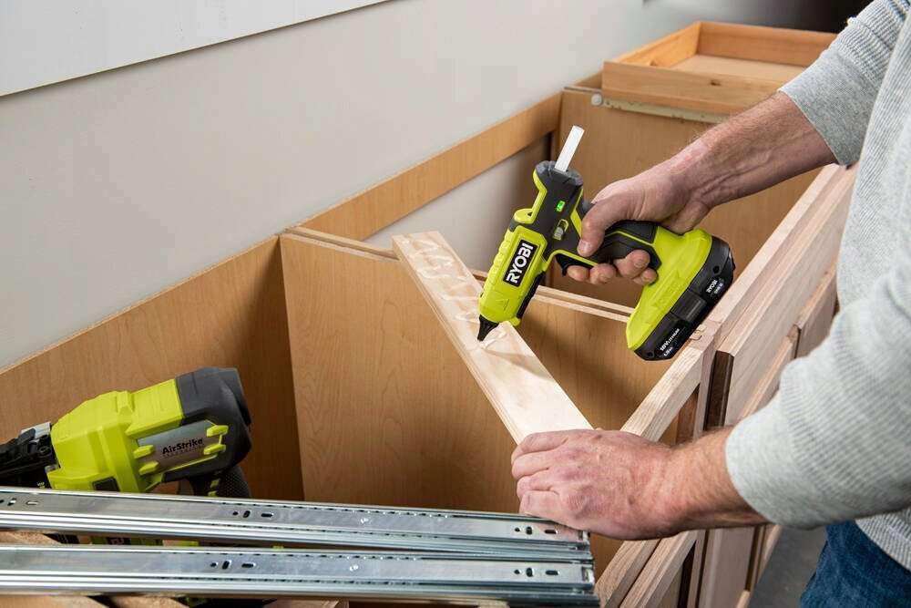 Ryobi Πιστόλι Θερμοκόλλησης 18V για Ράβδους Σιλικόνης 12mm - Image 7
