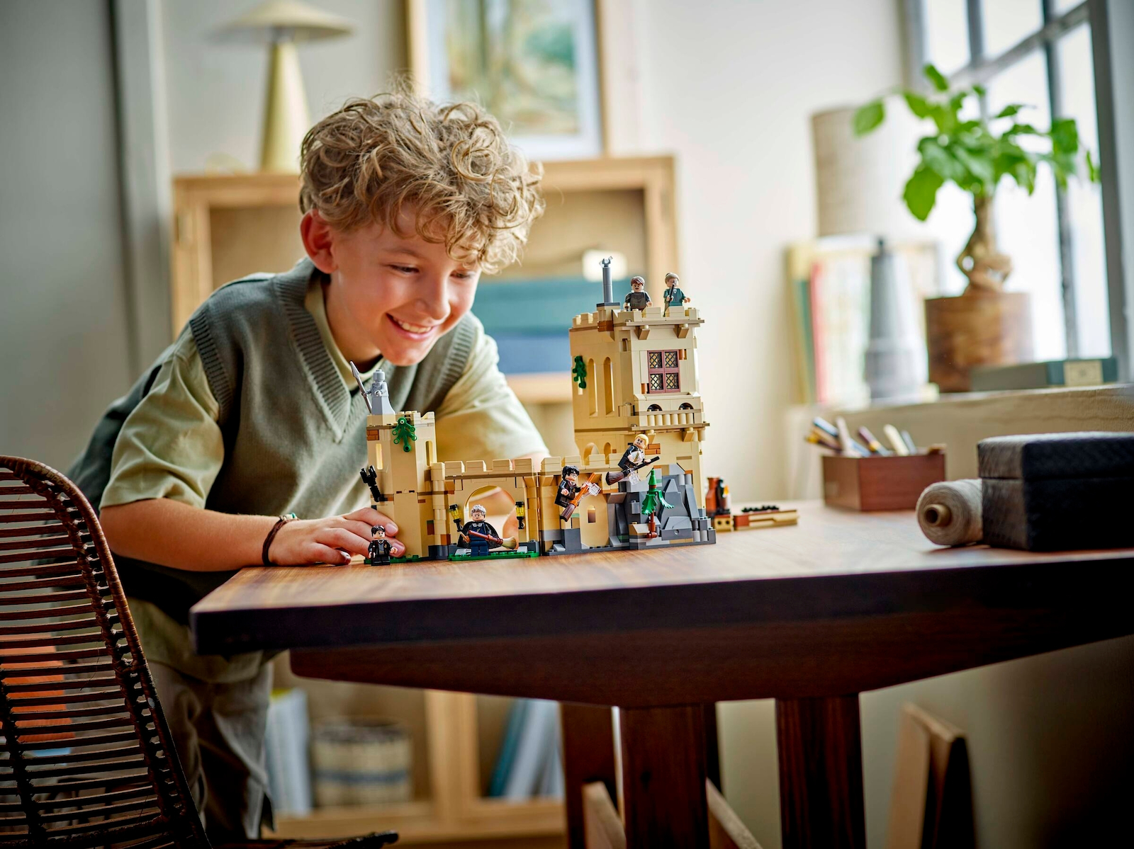 Lego Harry Potter Hogwarts Castle: Flying Lessons για 9+ Ετών 651τμχ - Image 9