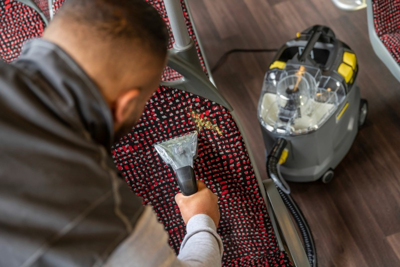 Karcher Puzzi 8/1 Facelift Υγρών / Στερεών 1200W 8lt - Image 4
