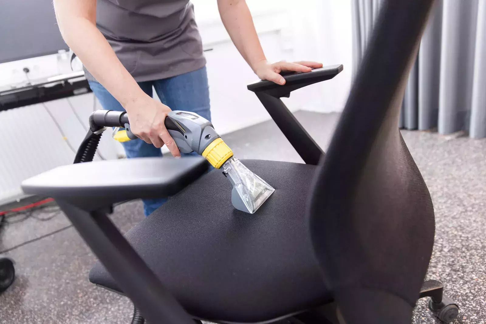 Karcher Puzzi 8/1 C Υγρών / Στερεών 1250W 11lt - Image 9