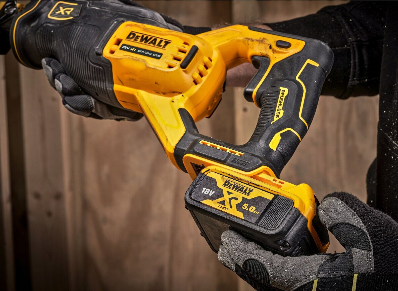 Dewalt Σπαθοσέγα 18V Brushless DCS382N - Image 2