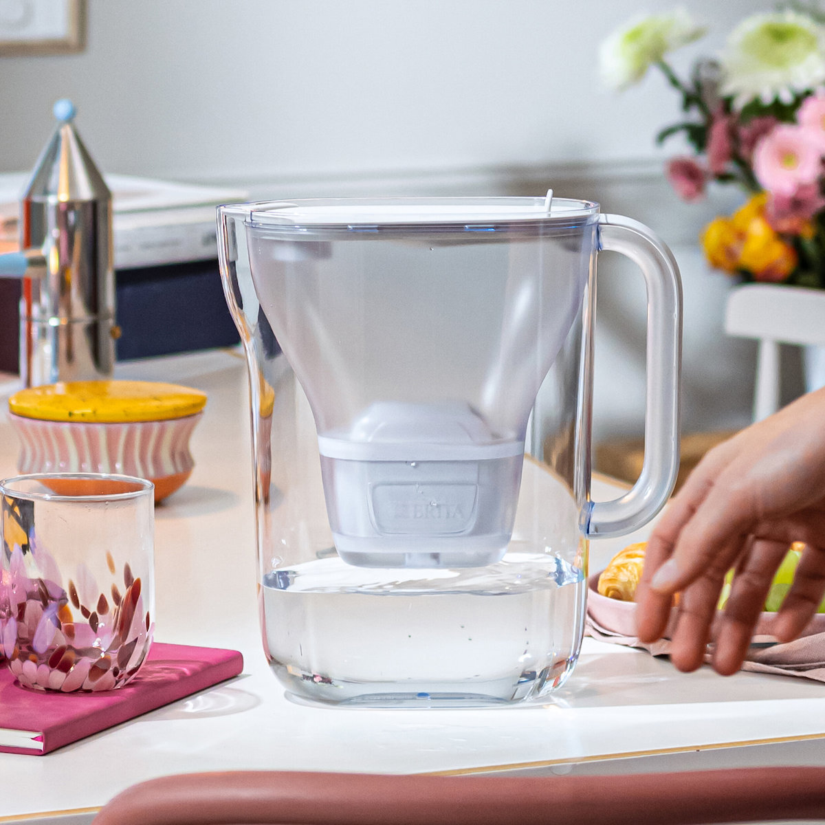 Brita Style Essential Κανάτα Σερβιρίσματος Πλαστική White με Φίλτρο 2400ml - Image 4