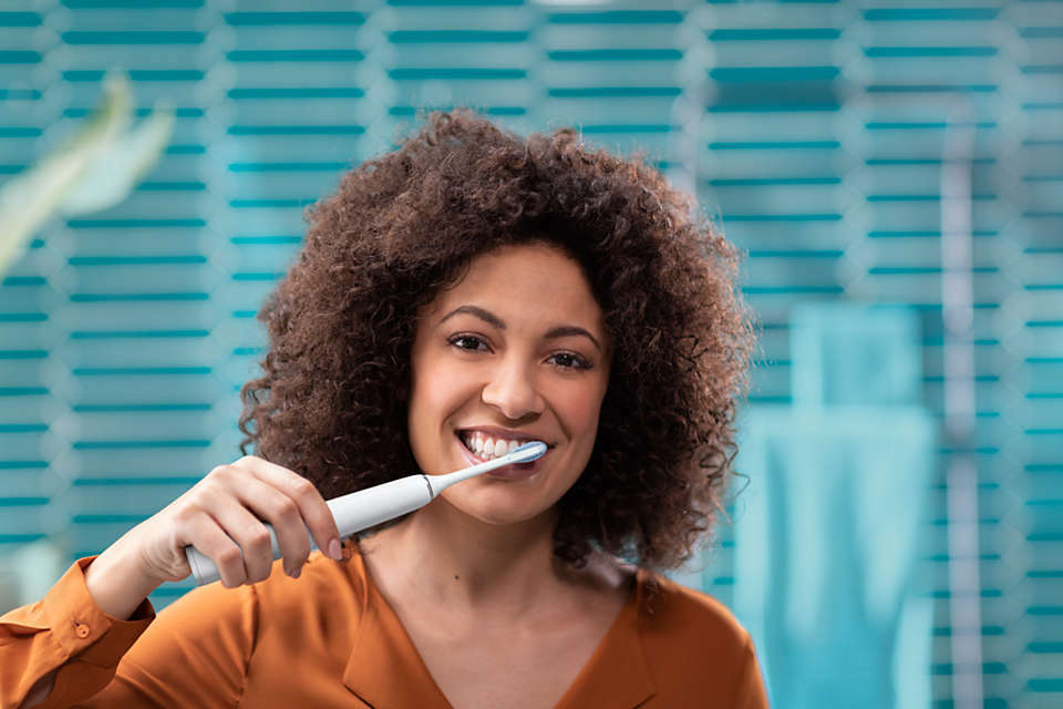 Philips Sonicare DiamondClean 9000 Ηλεκτρική Οδοντόβουρτσα με Χρονομετρητή, Αισθητήρα Πίεσης και Θήκη Ταξιδίου Λευκή - Image 8