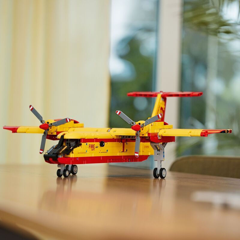 LEGO Technic Firefighter Aircraft για 10+ Ετών 1134τμχ 42152 - Image 9