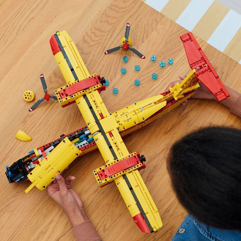 LEGO Technic Firefighter Aircraft για 10+ Ετών 1134τμχ 42152 - Image 7