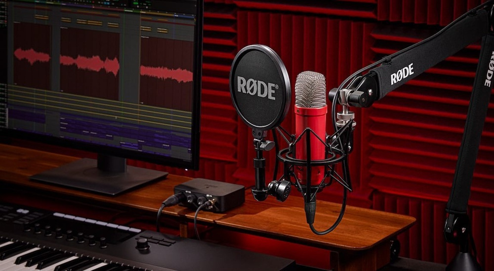 Rode Nt-1 Signature Series Πυκνωτικό Μικρόφωνο XLR Shock Mounted για Φωνητικά σε Κόκκινο Χρώμα - Image 8