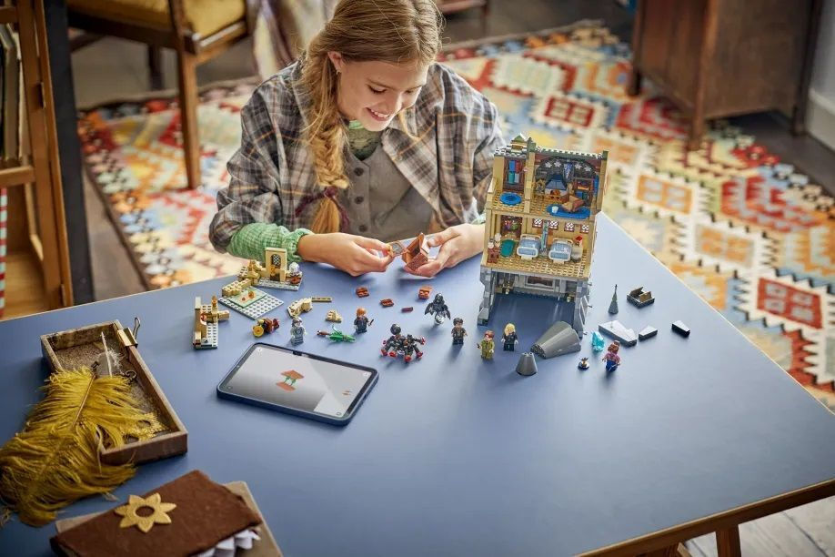 LEGO Harry Potter Hogwarts™ Castle: Hospital Wing για 9+ Ετών 907τμχ 76463 - Image 7