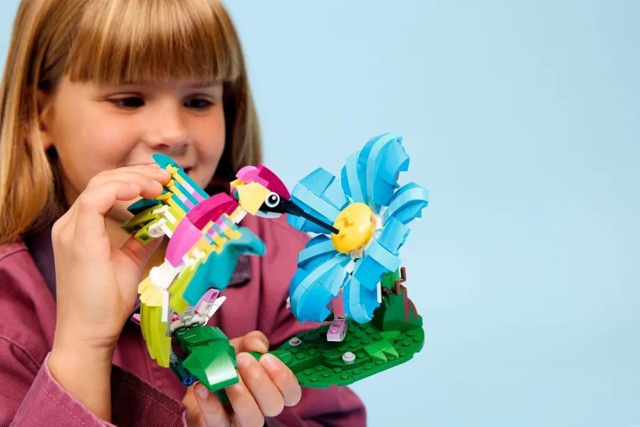 LEGO Creator 3-in-1 Wild Animals: Colorful Hummingbird για 8+ Ετών 312τμχ 31384 - Image 6