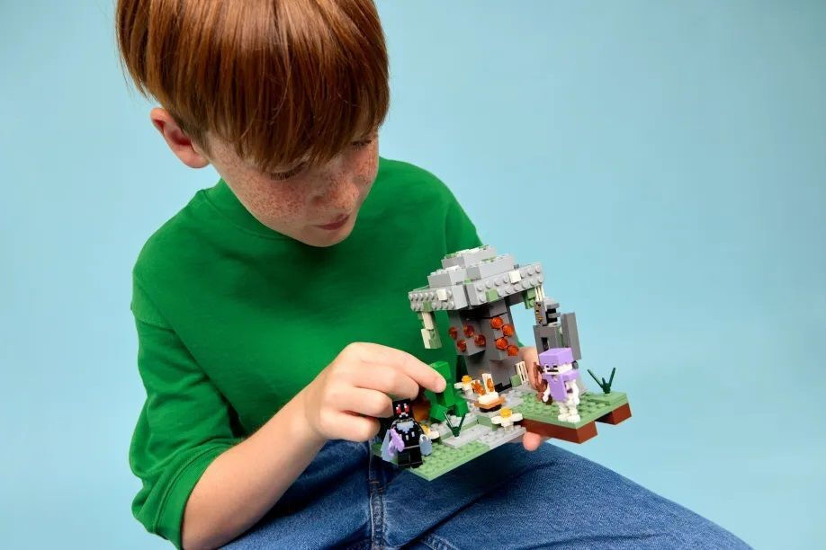 LEGO Minecraft The Pale Garden για 7+ Ετών 243τμχ 21586 - Image 6