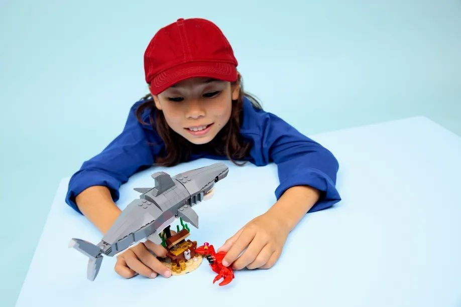 LEGO Creator 3-in-1 Fierce Shark with a Treasure Chest για 8+ Ετών 379τμχ 31381 - Image 6