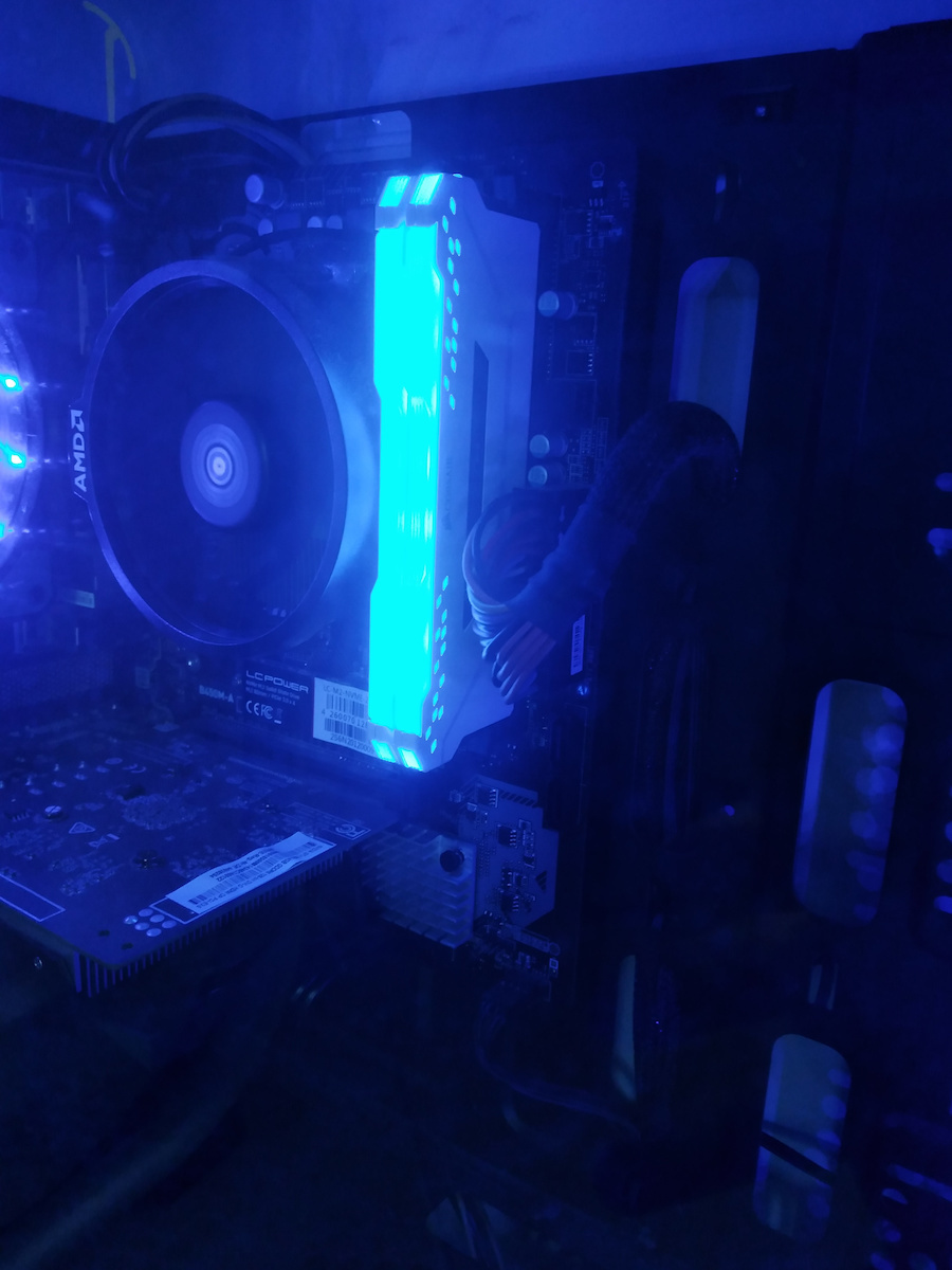 Corsair Vengeance RGB Pro DDR4 32GB RAM με 2x16GB Modules και Ταχύτητα 2666 για Desktop CMW32GX4M2A2666C16W - Image 5