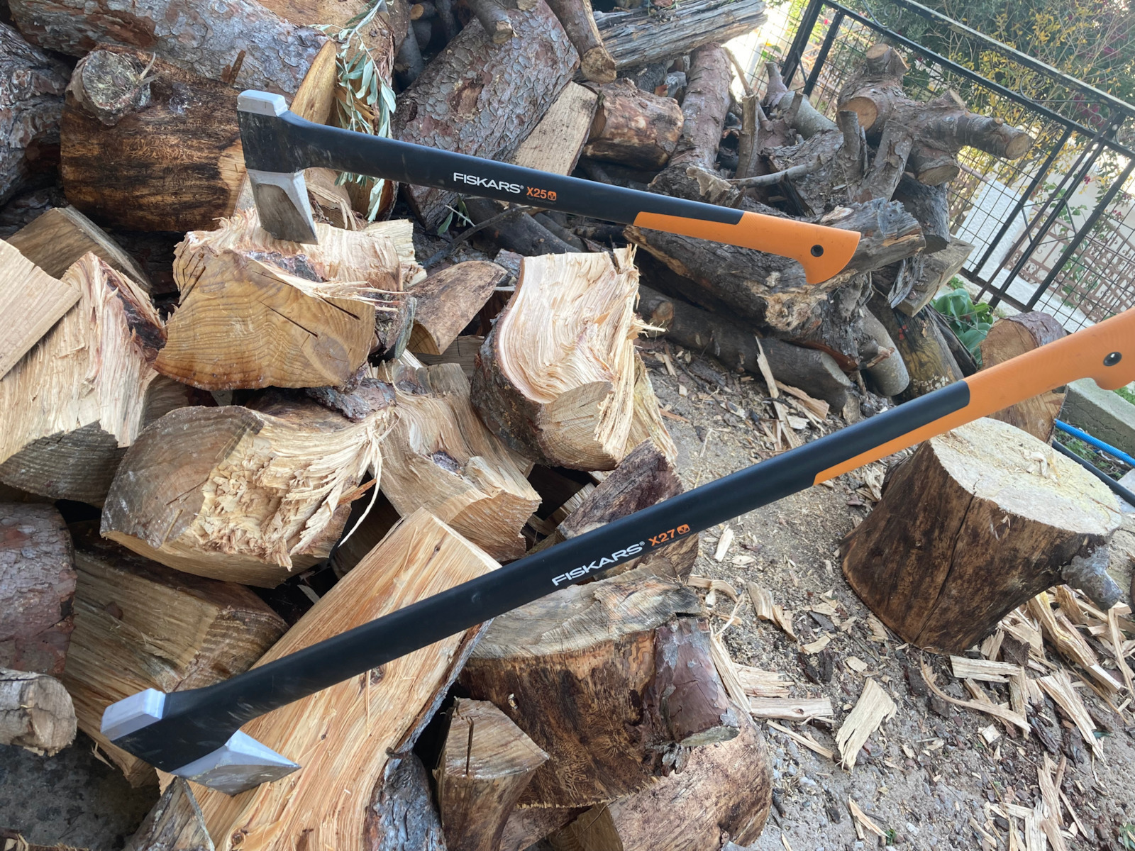 Fiskars X18 S Τσεκούρι Σχισίματος Μήκους 44.5cm και Βάρους 1000gr με λαβή Fiberglass - Image 10