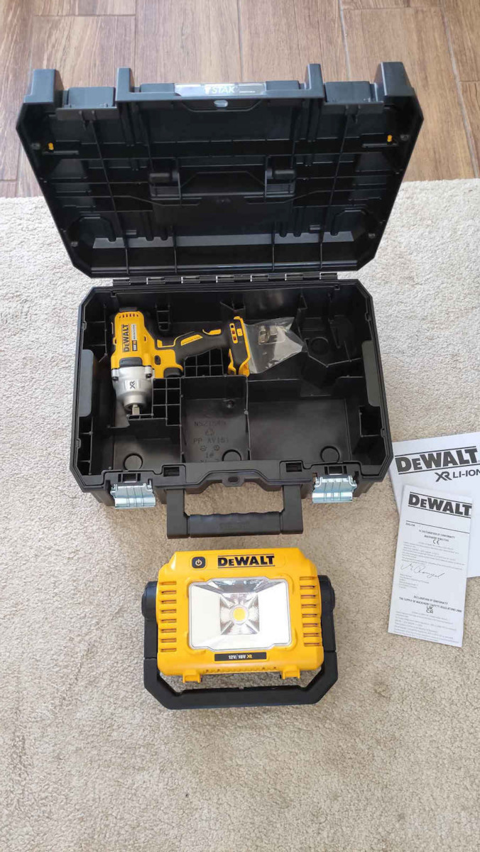 Dewalt Προβολέας Εργασίας Μπαταρίας LED IP54 με Φωτεινότητα έως 2000lm DCL077-XJ DCL077 - Image 5