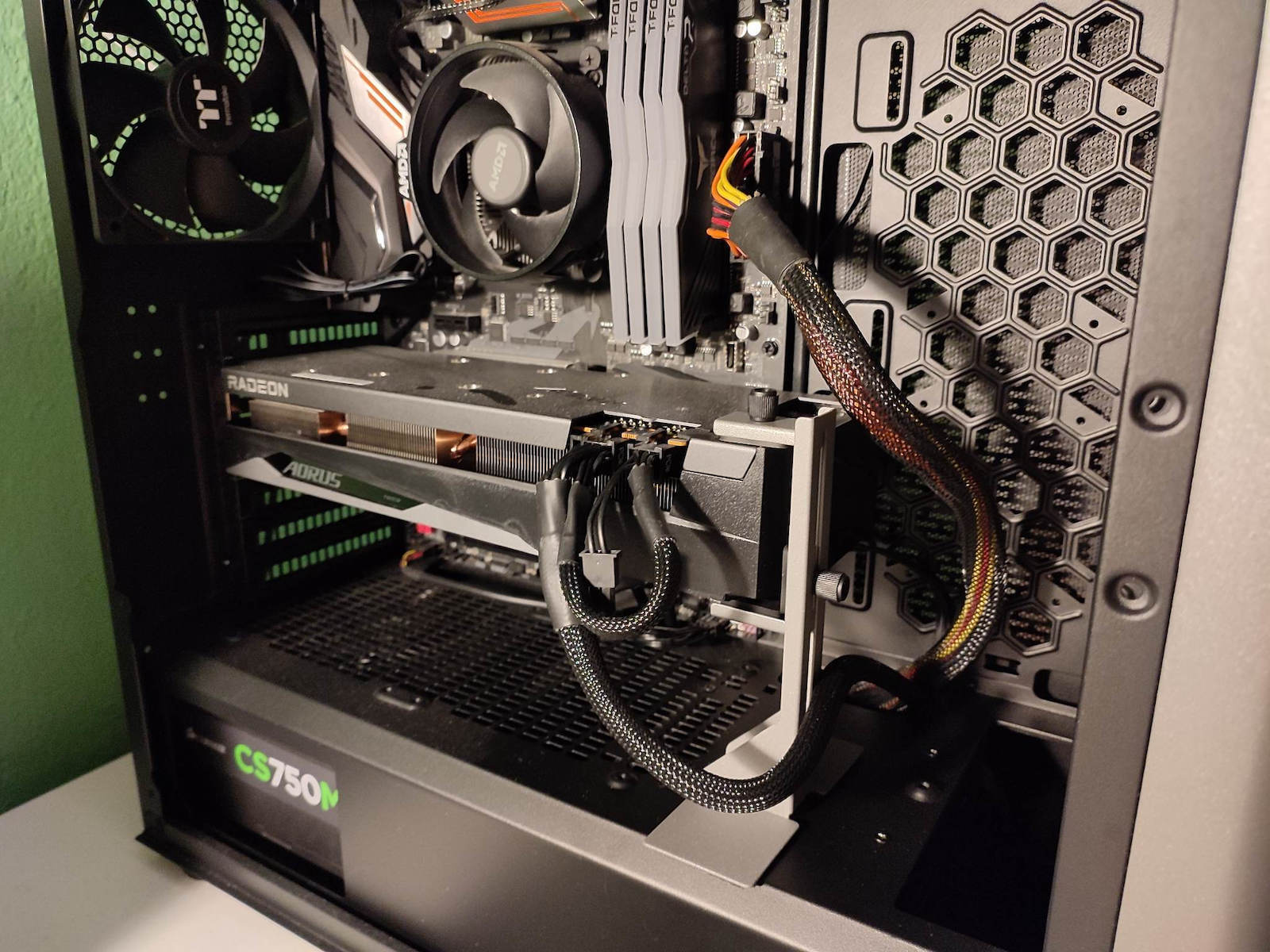 Inter-Tech GH-01 GPU Holder - Image 4