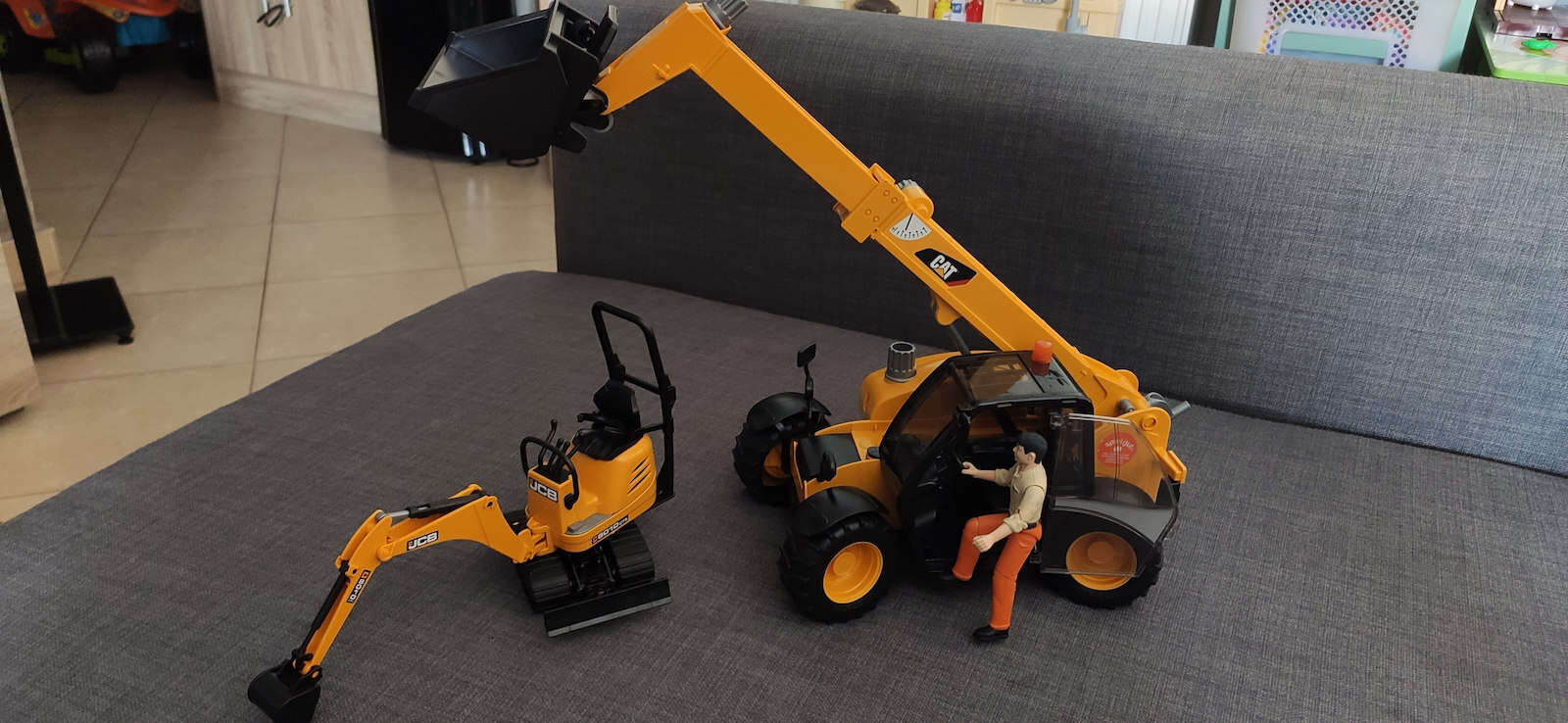 Bruder Υδραυλικός JCB με Χειριστή Εκσκαφέας 1:16 για 3+ Ετών - Image 8