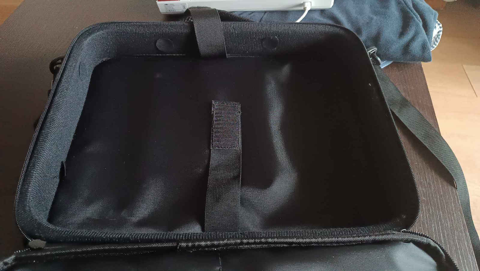 Trust Atlanta Τσάντα Ώμου / Χειρός για Laptop 16" σε Μαύρο χρώμα - Image 9