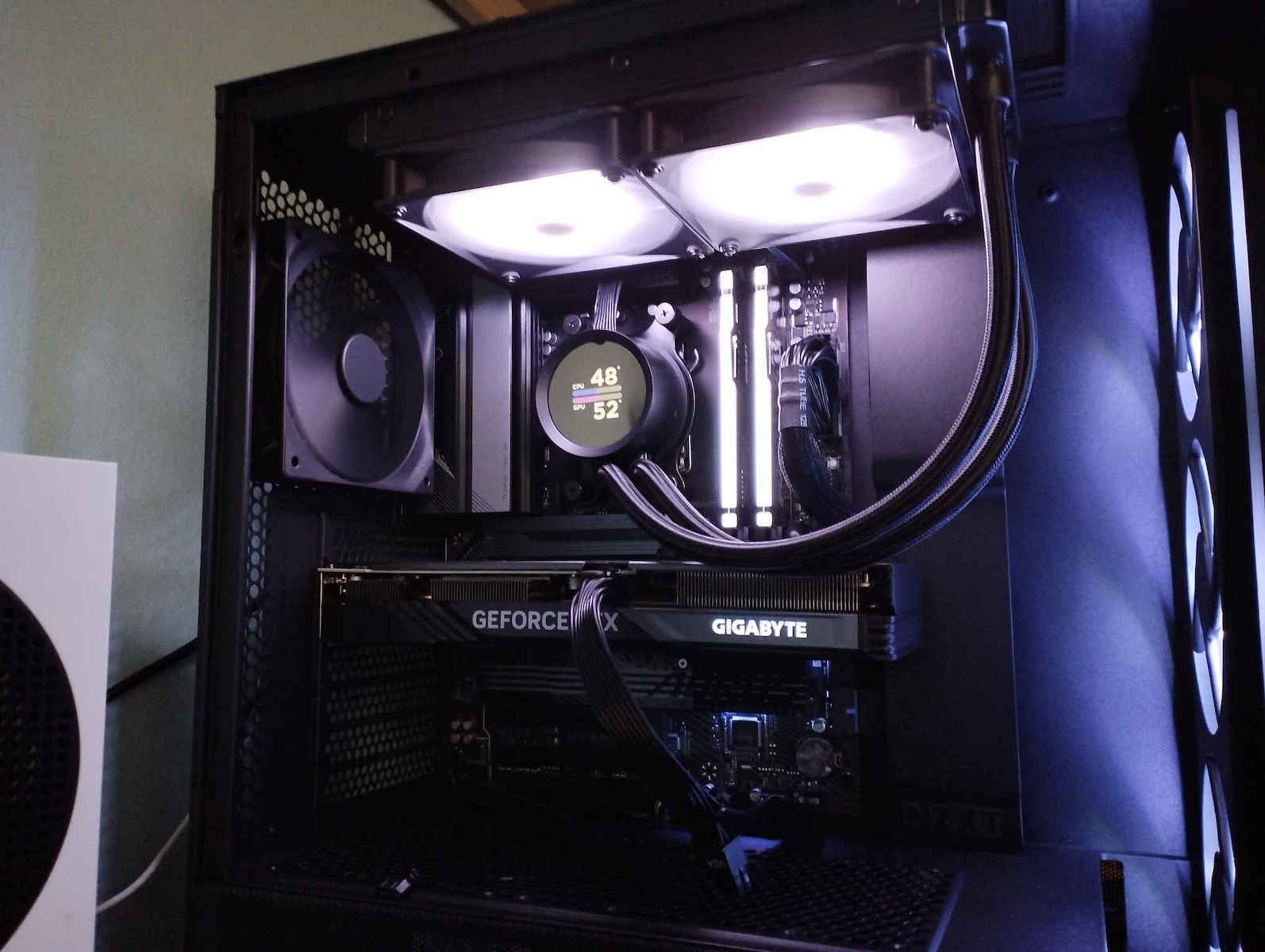 NZXT H5 (2024) Flow Midi Tower Κουτί Υπολογιστή με Πλαϊνό Παράθυρο και RGB Φωτισμό Μαύρο - Image 7