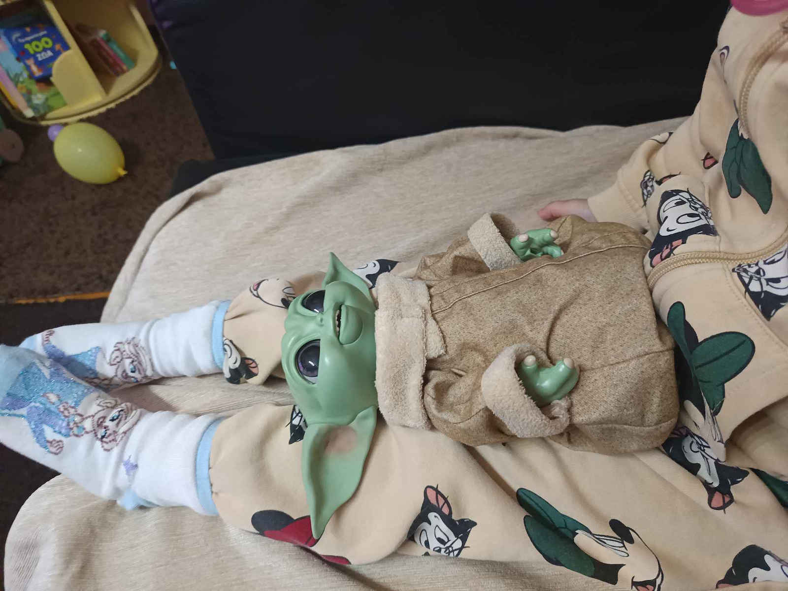 Φιγούρα Δράσης The Child Snackin Star Wars Yoda με Ήχους για 6+ Ετών 23εκ. F2849 - Image 13
