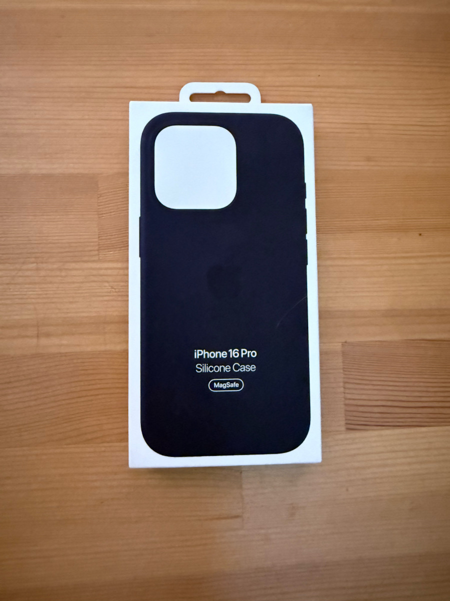 Apple Silicone Case with MagSafe Back Cover Σιλικόνης Stone Gray (iPhone 16 Pro) MYYL3ZM/A - Image 3