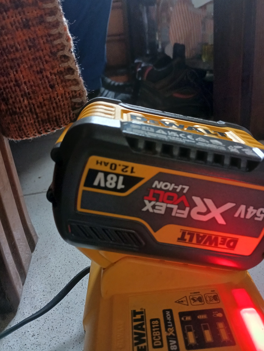 Dewalt Μπαταρία Εργαλείου Λιθίου 54V με Χωρητικότητα 6Ah DCB546 XR FlexVolt - Image 14