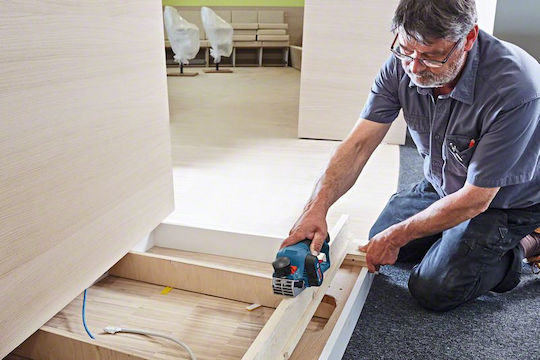 Bosch GHO 12V-20 Professional Πλάνη 12V Solo με Σύστημα Αναρρόφησης - Image 2
