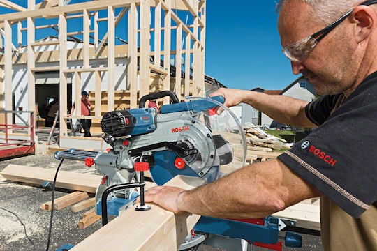 Bosch GCM 12 SDE Professional Φαλτσοπρίονο Ρεύματος Συρόμενο με Ισχύ 1800W, Δίσκο Κοπής Διαμέτρου 305mm & Ταχύτητα Κοπής 4000rpm - Image 2