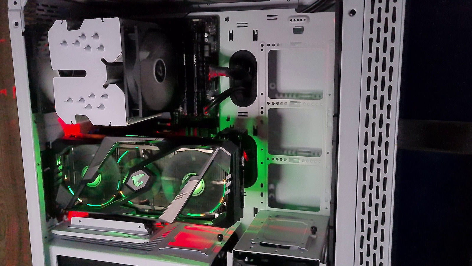 Thermaltake S500 Tempered Glass Snow Edition Gaming Midi Tower Κουτί Υπολογιστή με Πλαϊνό Παράθυρο Λευκό - Image 10