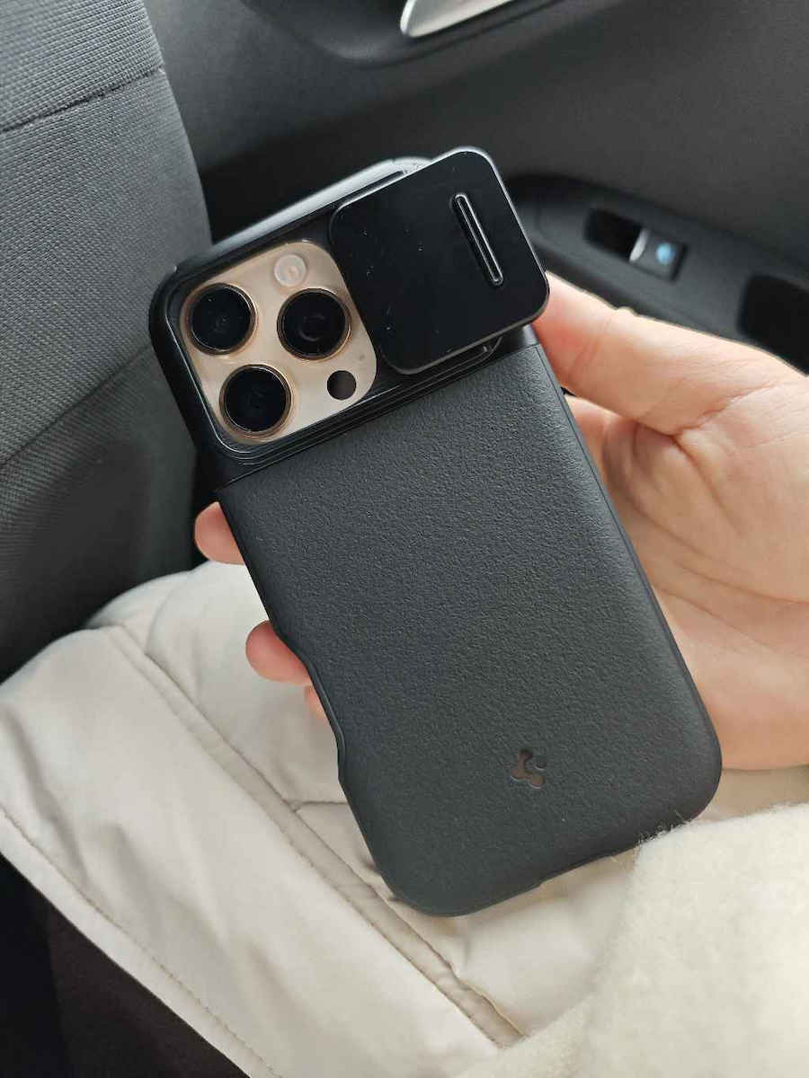 Spigen Optik Armor MagFit Back Cover Σιλικόνης 2mm Μαύρο (iPhone 16 Pro) ACS08149 - Image 10