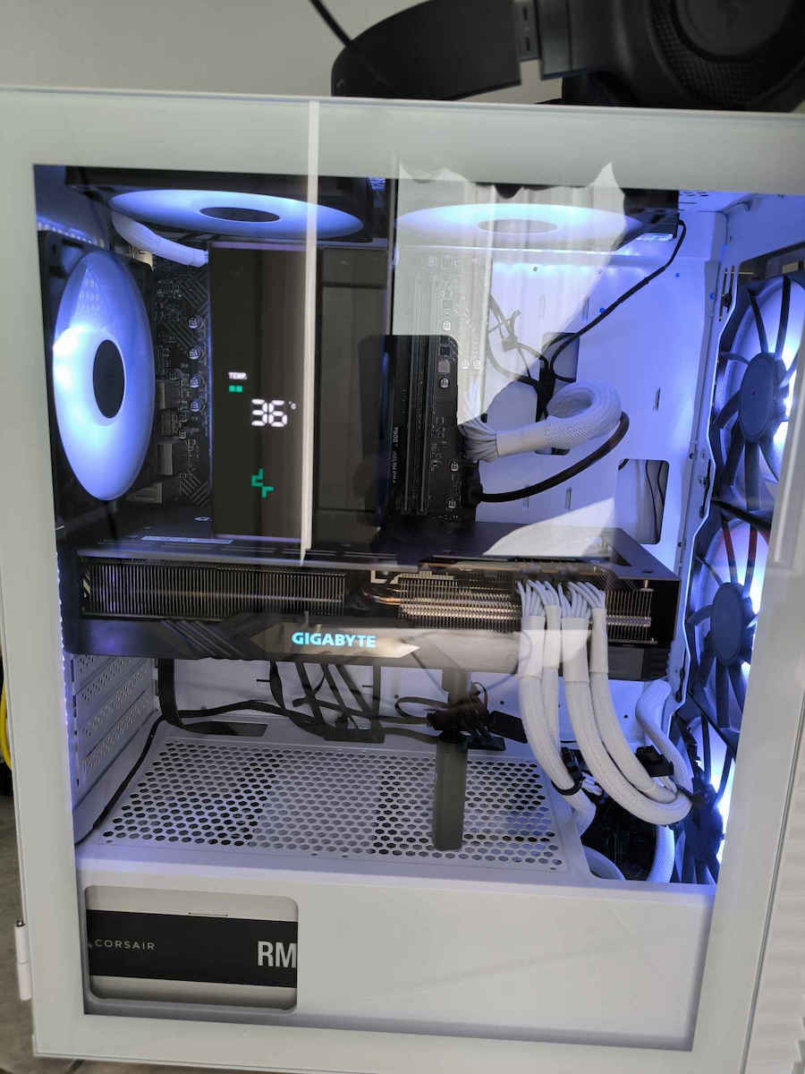 Jonsbo VC-20 GPU Holder - Image 10
