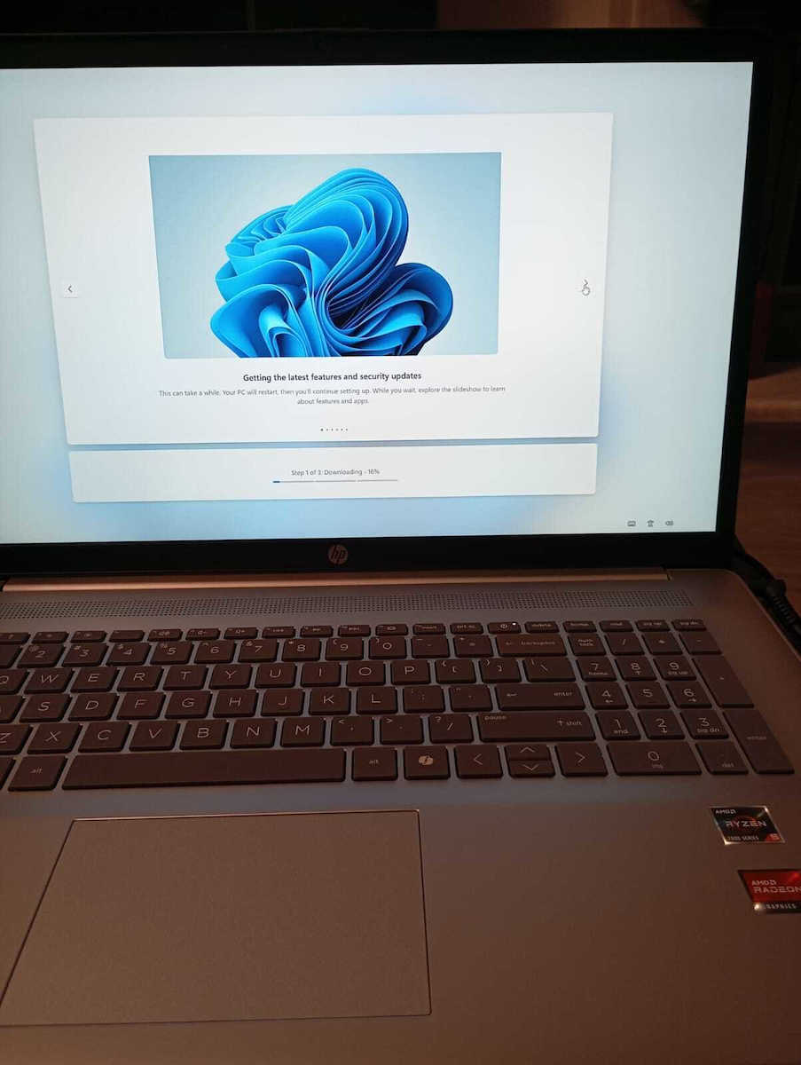 HP 17-cp2025dx 17.3" IPS FHD (Ryzen 5-7520U/8GB/512GB SSD/W11 Home) (US Keyboard) - Image 6